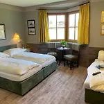 Hotel Edelweiss 3*